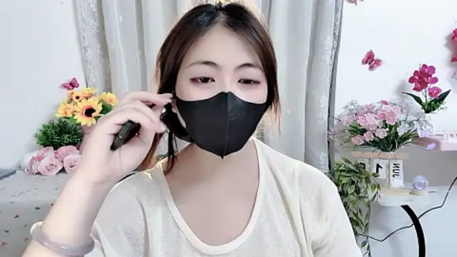 MIJ-Uwuu XXX чат на живо