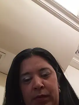 sheyla_beautiful Adlı Modelin Canlı XXX Sohbeti