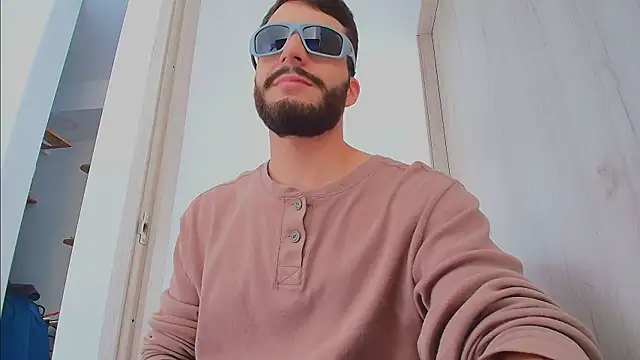 Chat XXX en directo de thomas_gun