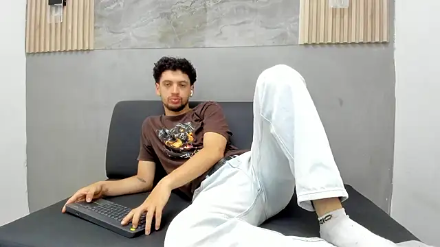 XXX chat uživo modela LUCA_GREEND