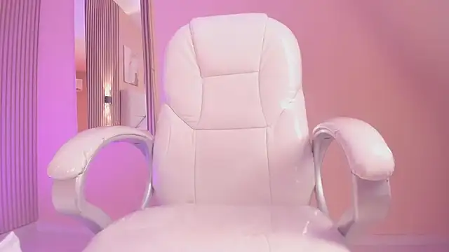 LisaLain's Live XXX Chat