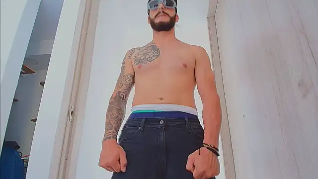 Chat XXX en directo de thomas_gun