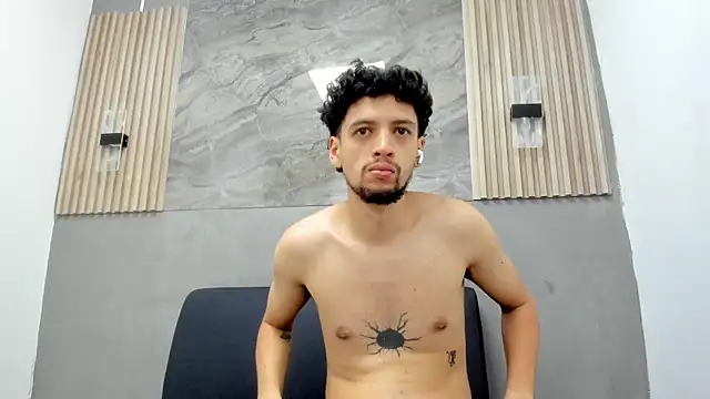 Chat XXX ao vivo de LUCA_GREEND