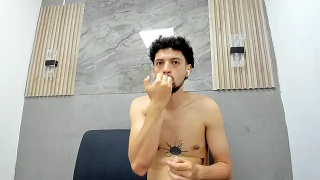 Chat XXX en directo de LUCA_GREEND