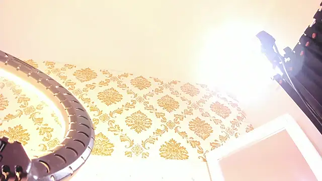 emaa_lambert live XXX chat