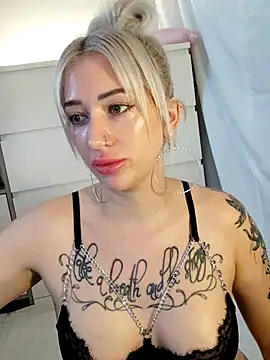 Gina-Lumara Adlı Modelin Web Kamerası Şovu