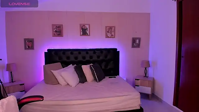 LolaVillalobos' Live XXX Chat