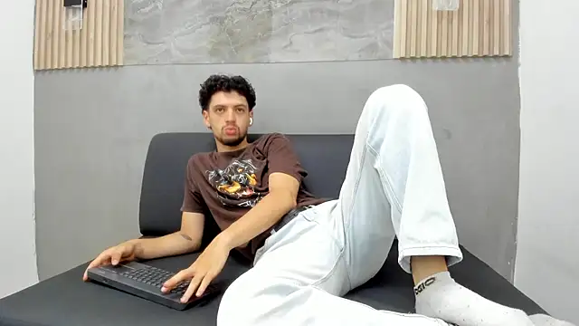 Chat XXX en directo de LUCA_GREEND