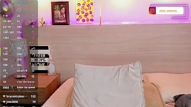 Nina-Mars Adlı Modelin Canlı XXX Sohbeti
