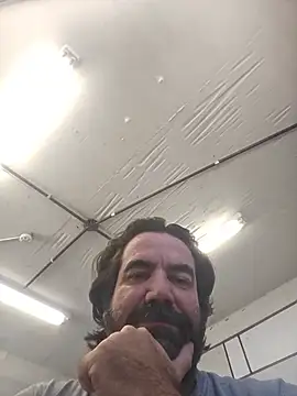 MysterBearMG's Live XXX Chat