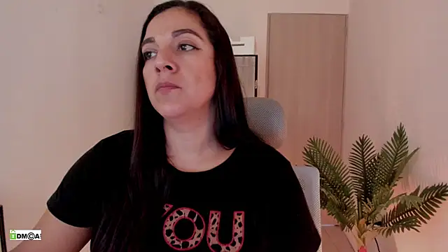 Chat +18 de urcute_kitten ao vivo