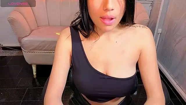 _Charlottee_b's Live XXX Chat