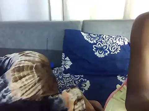 Chatroom XXX en direct de Candysleek_petite
