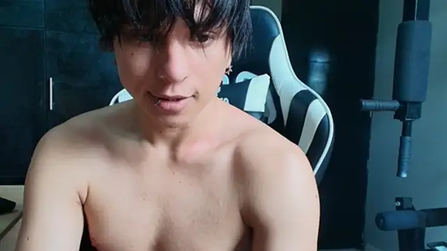צ'אט XXX בשידור חי של raikougame