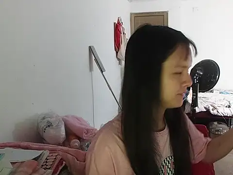 RebelAura Adlı Modelin Canlı XXX Sohbeti