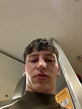 Czat XXX na żywo – ARON_LUXX