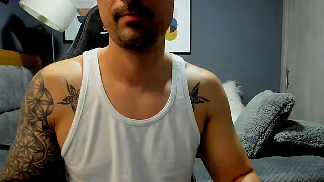 axel_zei élő XXX-chatje