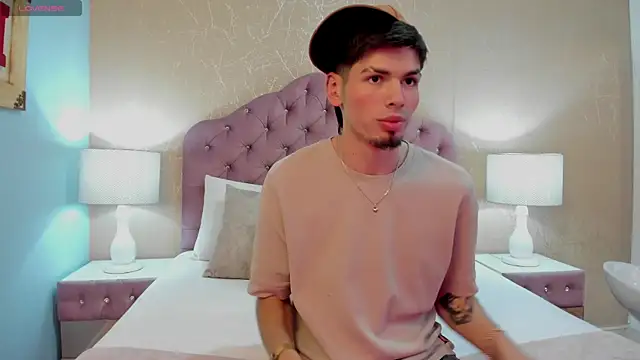 MaxFoox live XXX chat