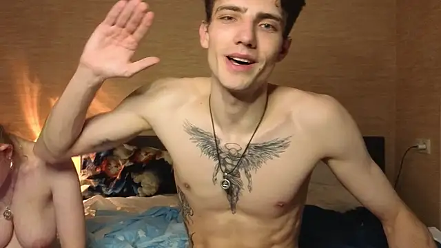 EmiliaCouple's Live XXX Chat