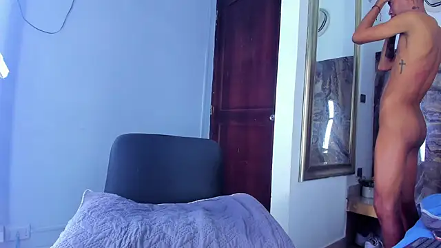 emanuel_26 élő XXX-chatje
