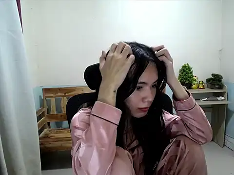 devine_goddess' Webcam Show