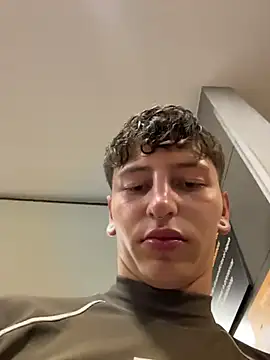 Czat XXX na żywo – ARON_LUXX