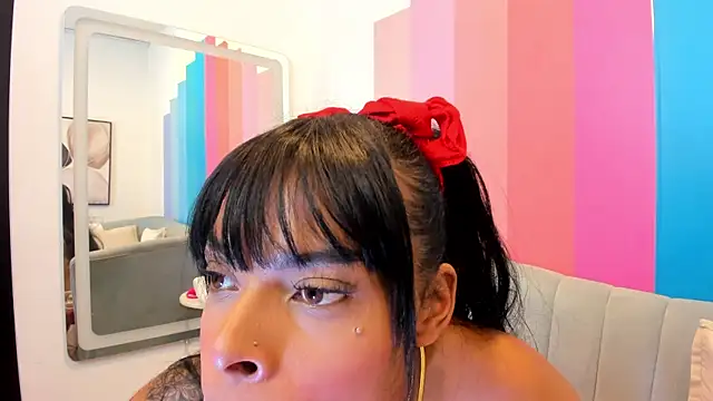 EmmaEbony_ Adlı Modelin Canlı XXX Sohbeti