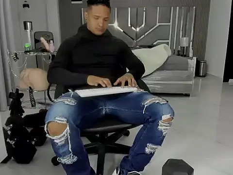 master_leather: απευθείας συνομιλία ΧΧΧ