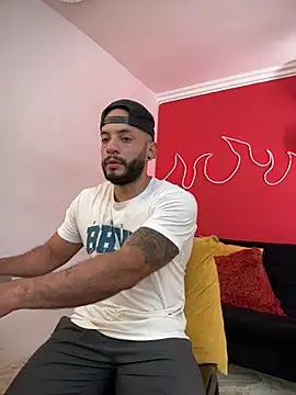 XXX chat uživo modela Mike_savage3