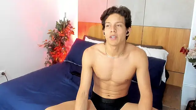 LevinFox Adlı Modelin Canlı XXX Sohbeti