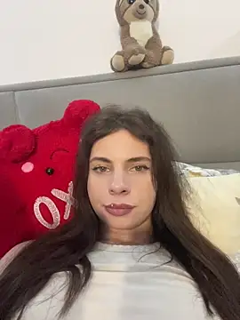 CurlyLara Adlı Modelin Canlı XXX Sohbeti