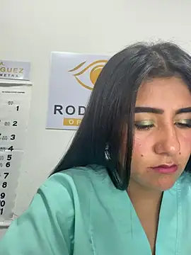 XXX chat uživo modela CAROLINE__07