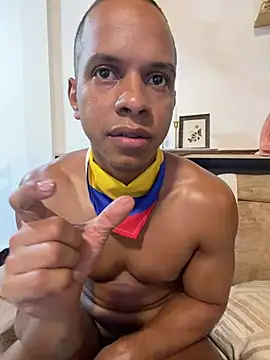 MarcoStriker 라이브 XXX 채팅