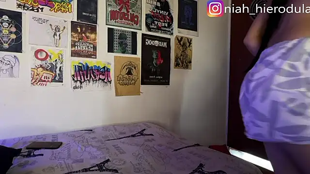 Czat XXX na żywo – niah_11