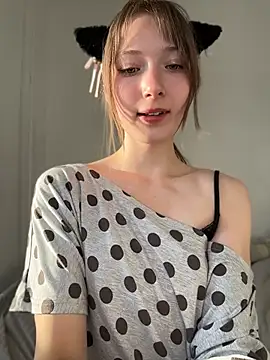 دردشة Strawberry_Senpai الجنسية المباشرة