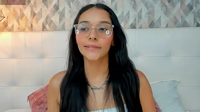 Chat +18 de Roseaurora ao vivo