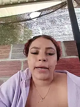 دردشة Mommy-Hot الجنسية المباشرة