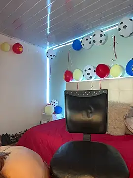 Lillytits 即時 XXX 聊天