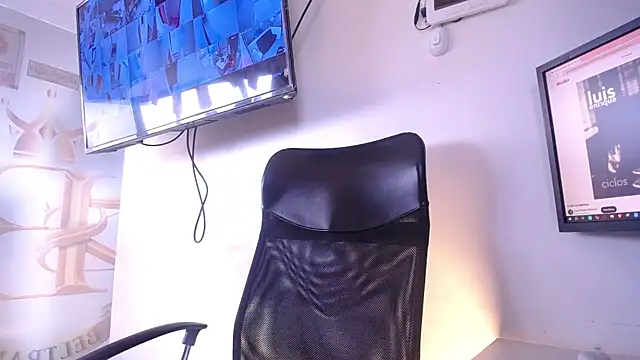 Roxy_Fox_2's Live XXX Chat