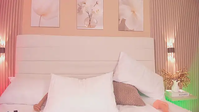 LisaLain Chat XXX live