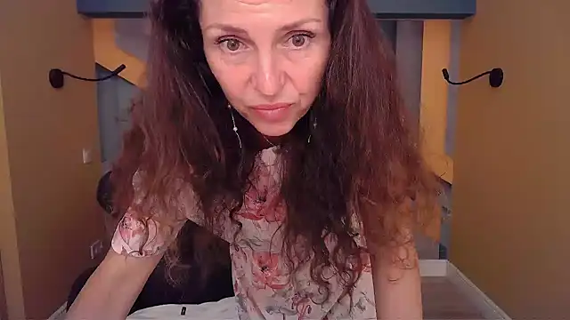 EllaLong's Live XXX Chat