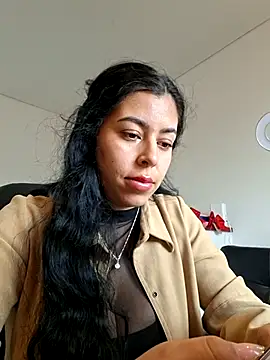 Luianna Adlı Modelin Canlı XXX Sohbeti