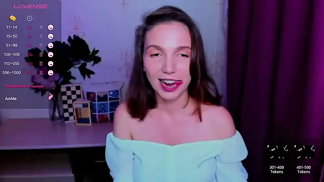 KindHazelHere_ Adlı Modelin Canlı XXX Sohbeti