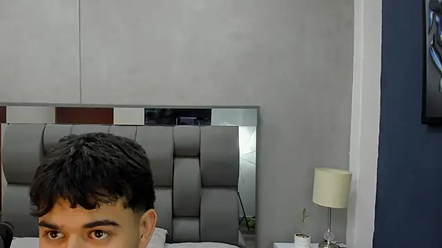 Chat +18 de Charlie___Musk ao vivo