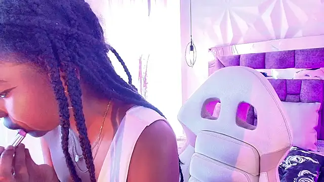 Živý XXX chat Queen_perla_