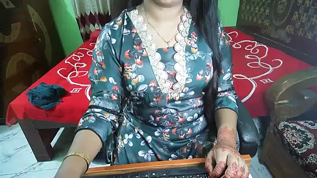 BengaliQueenStar – Naživo XXX chat