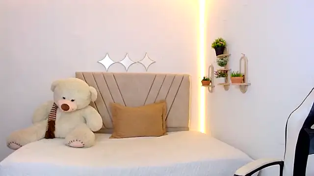 zara_cute Adlı Modelin Canlı XXX Sohbeti