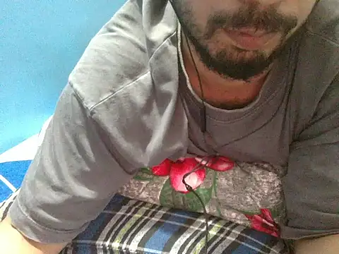 Precumboner Adlı Modelin Canlı XXX Sohbeti