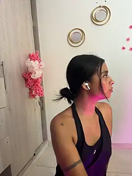 Laura_fernandezII's Live XXX Chat