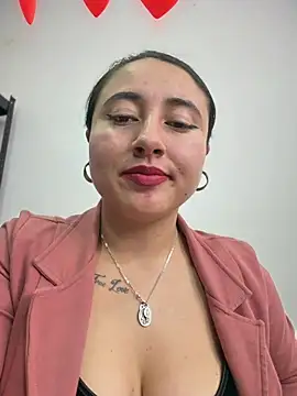 _Sarah-Office1's Live XXX Chat